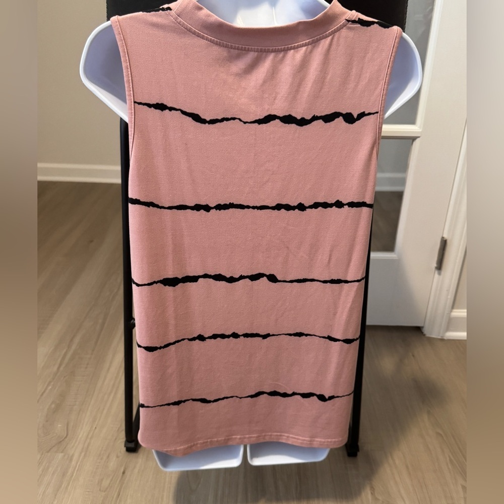 Women’s size large pink with black strip tank top - Picture 3 of 4
